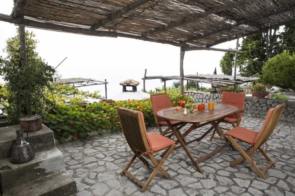 Eleanor' S Garden Hotel Равело Екстериор снимка