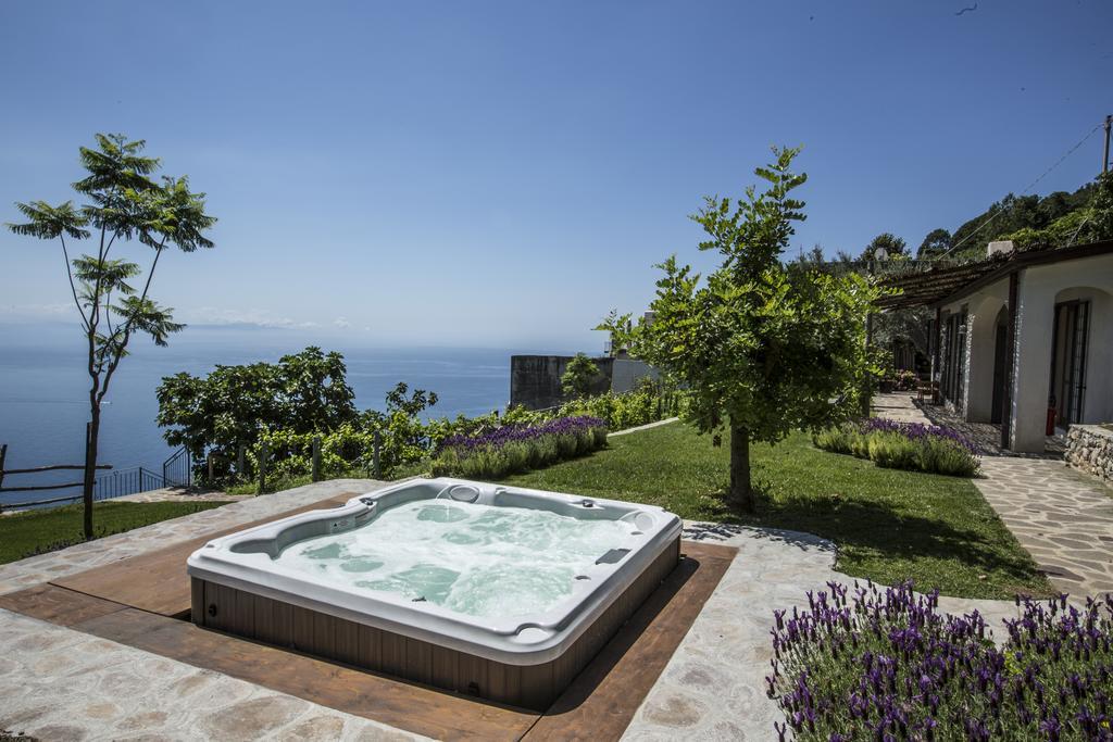 Eleanor' S Garden Hotel Равело Екстериор снимка