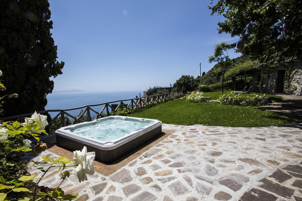 Eleanor' S Garden Hotel Равело Екстериор снимка